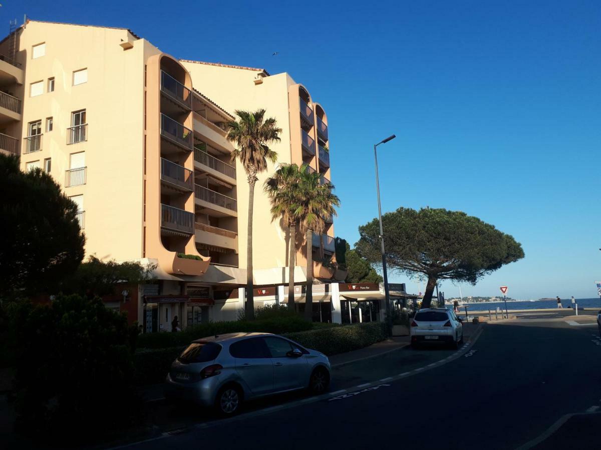 Jujuceline83 Lägenhet Fréjus Exteriör bild